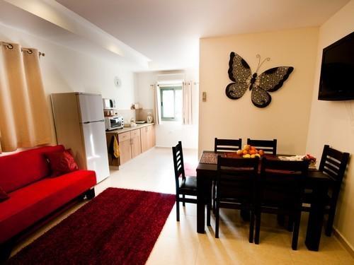Elimelech Bapardes Villa Sheʼar Yashuv Rom bilde