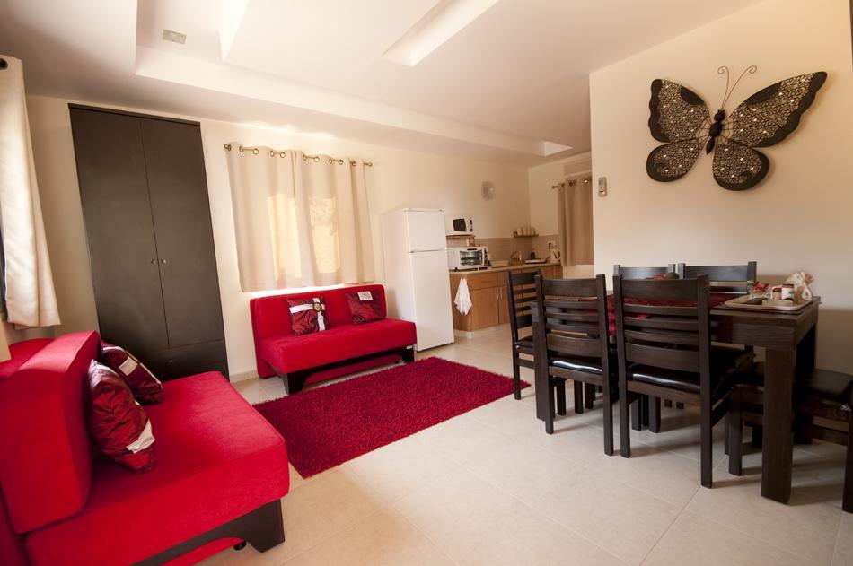 Elimelech Bapardes Villa Sheʼar Yashuv Rom bilde